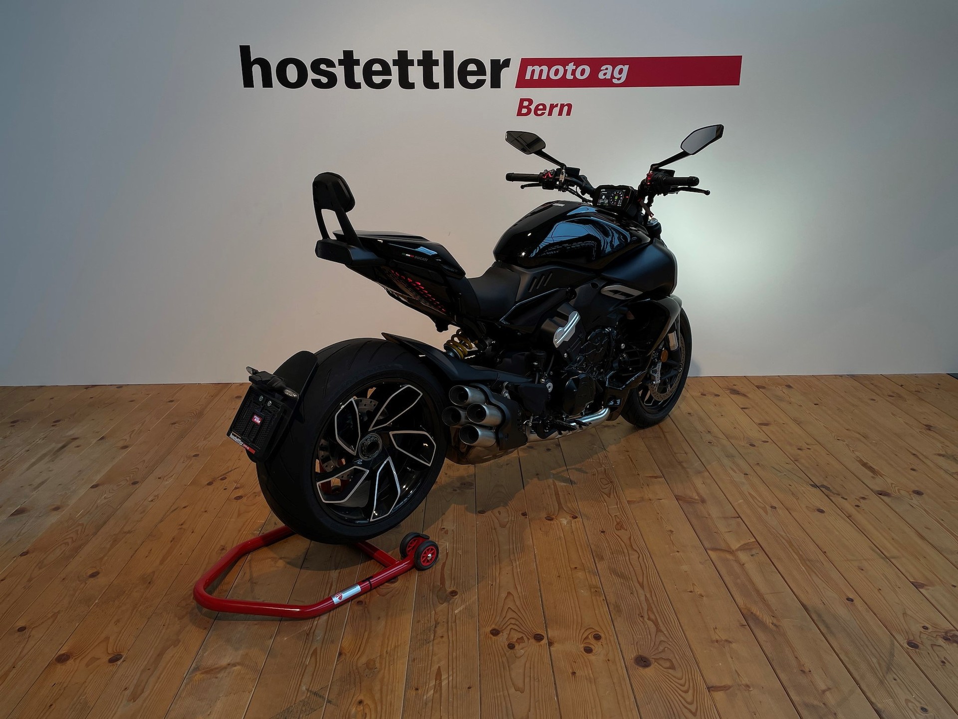 DUCATI DIAVEL V4 ABS-showroom-element-2