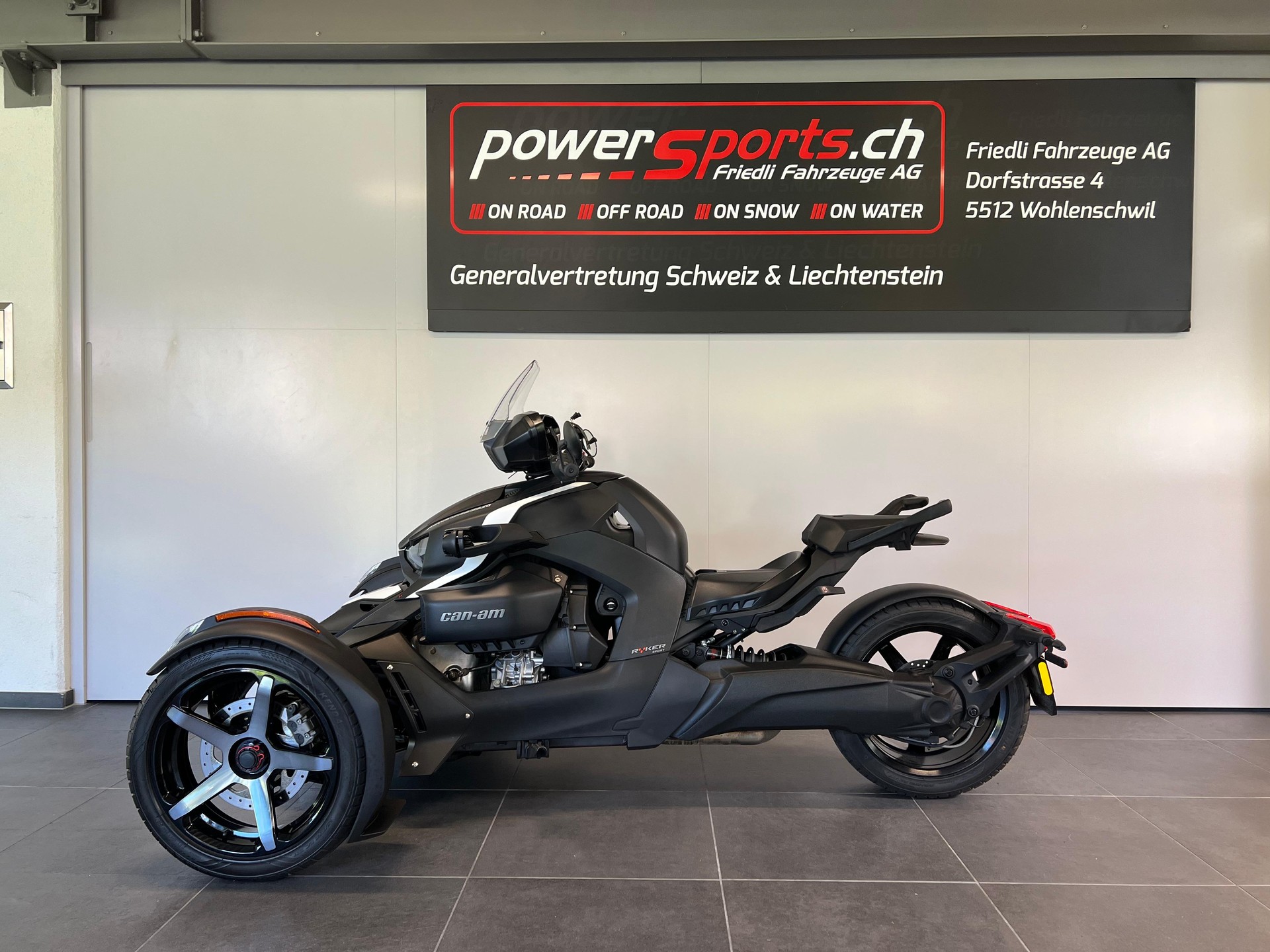 CAN-AM Ryker Sport Ace 900-showroom-element-3
