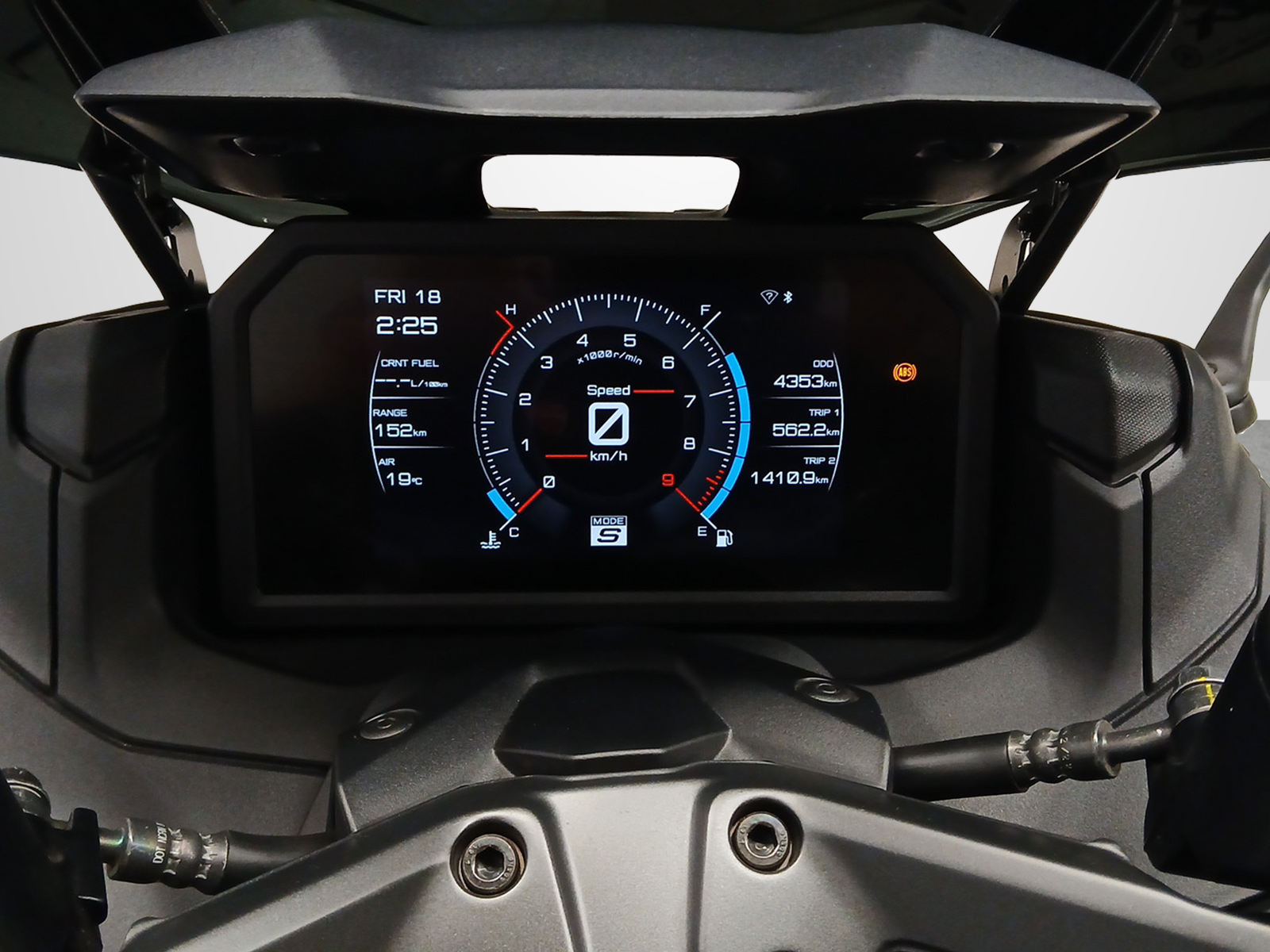 YAMAHA T-MAX 560-showroom-element-3