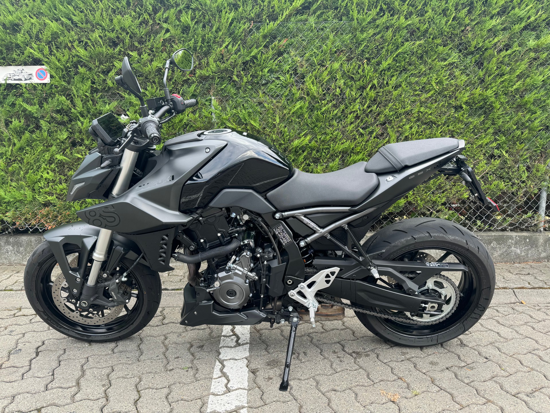 SUZUKI GSX 8S