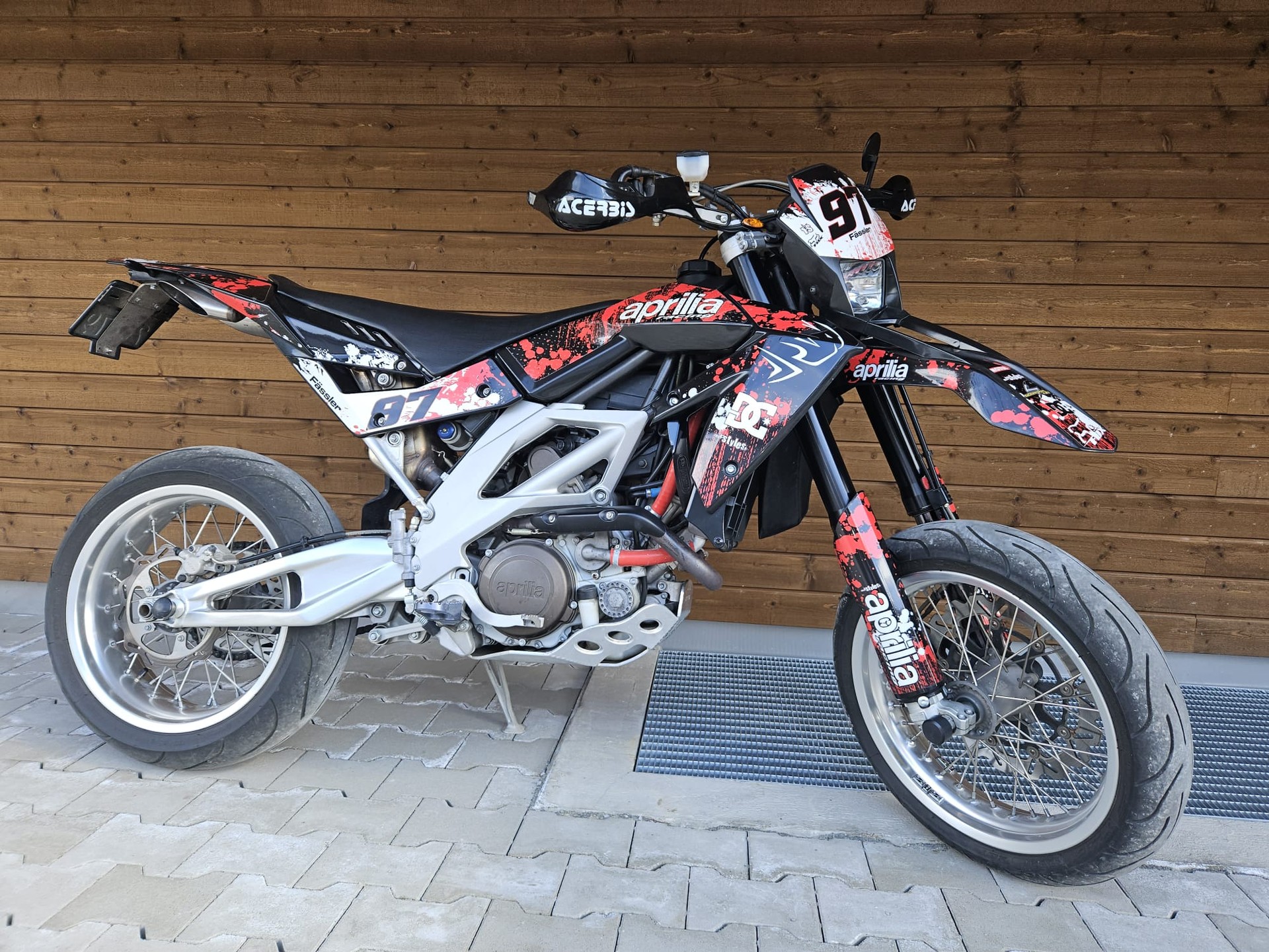APRILIA SXV 550