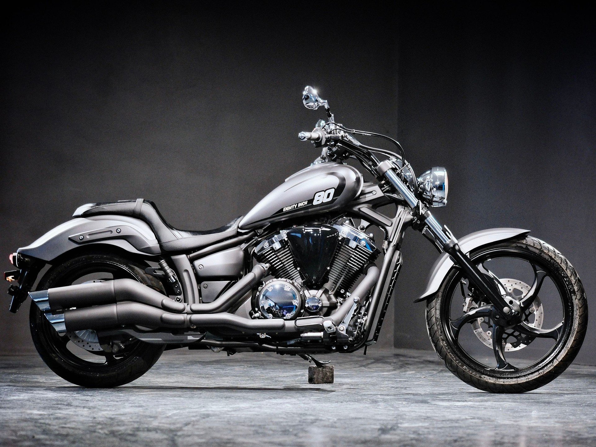 YAMAHA XVS 1300 Custom-image-1