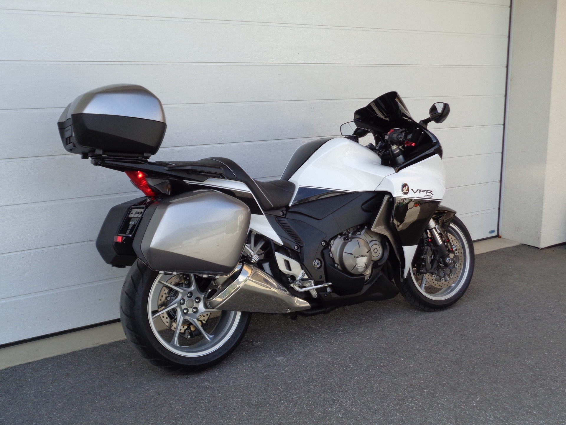 HONDA VFR 1200 FA-showroom-element-3
