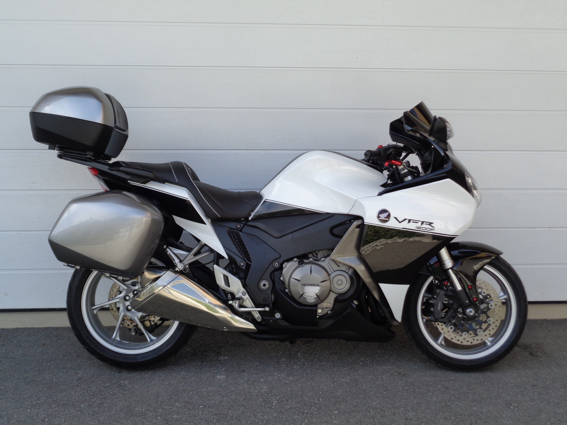 HONDA VFR 1200 FA-showroom-element-2