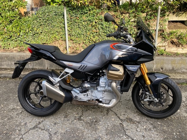 MOTO GUZZI V100 Mandello S-showroom-element-3