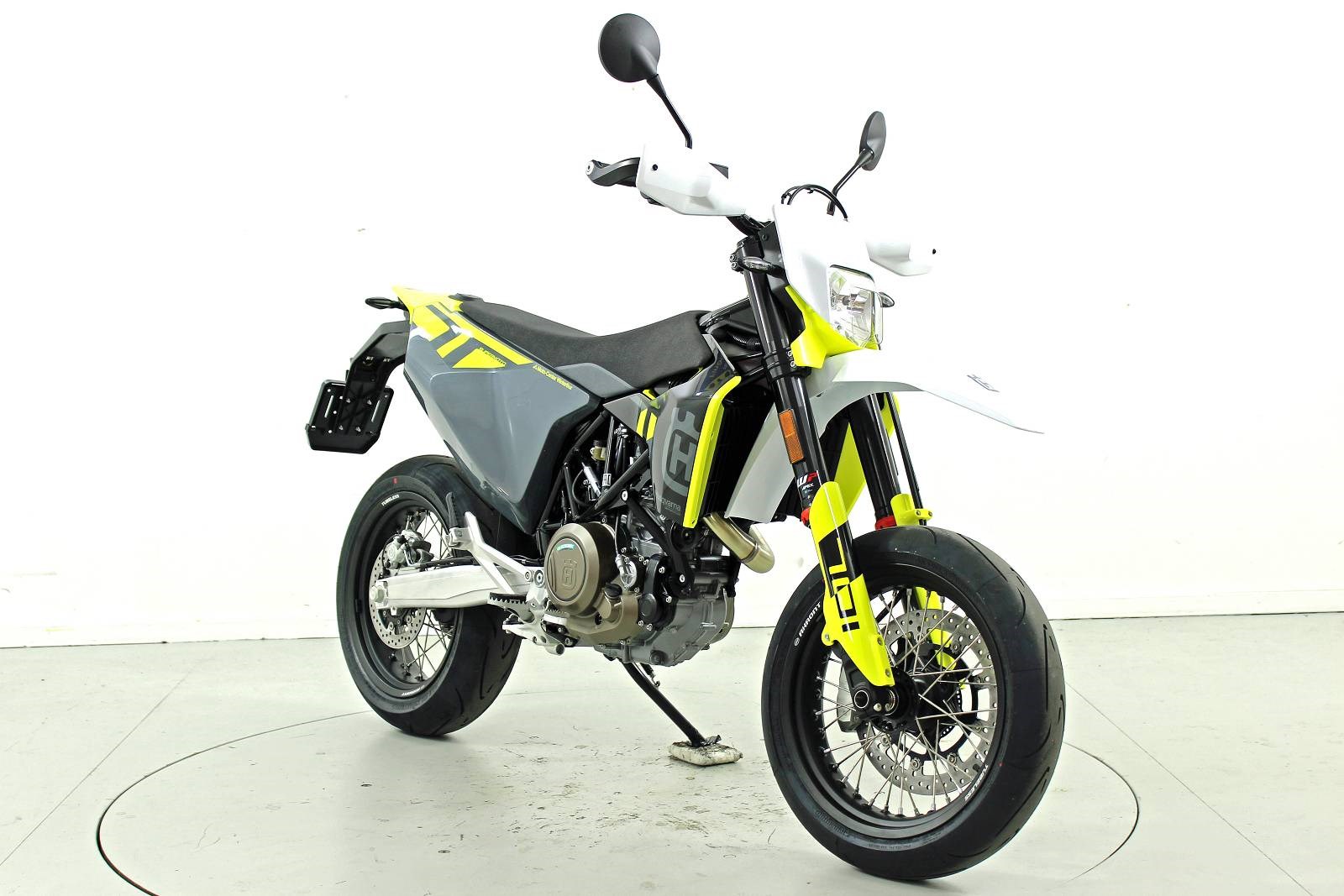 HUSQVARNA 701 Supermoto ABS-showroom-element-1