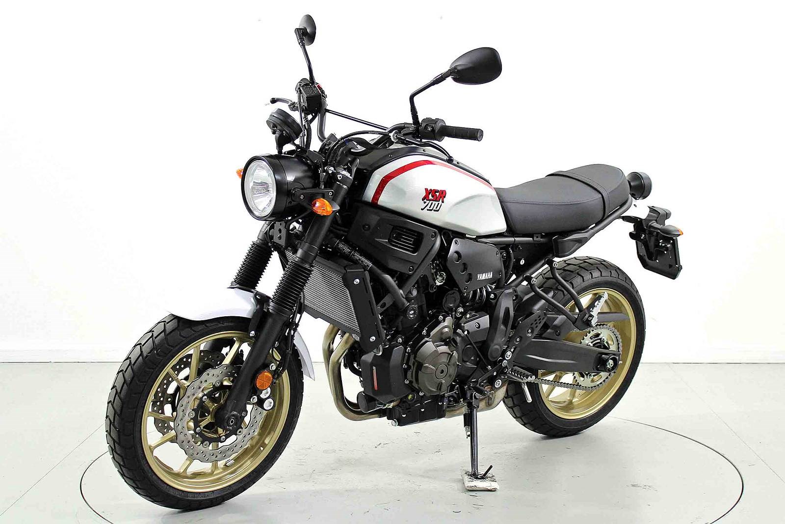 YAMAHA XSR 700 Tribute ABS-showroom-element-2