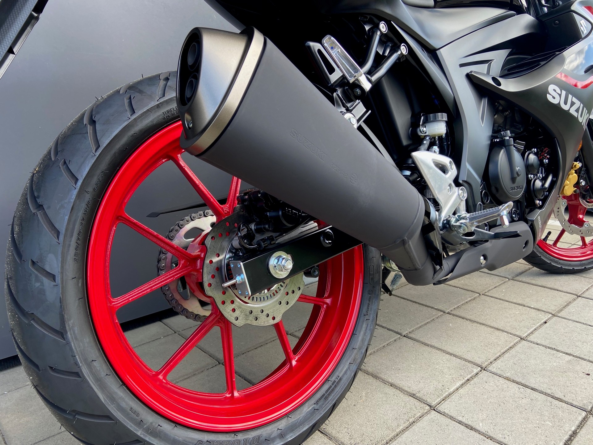 SUZUKI GSX-R 125-showroom-element-2