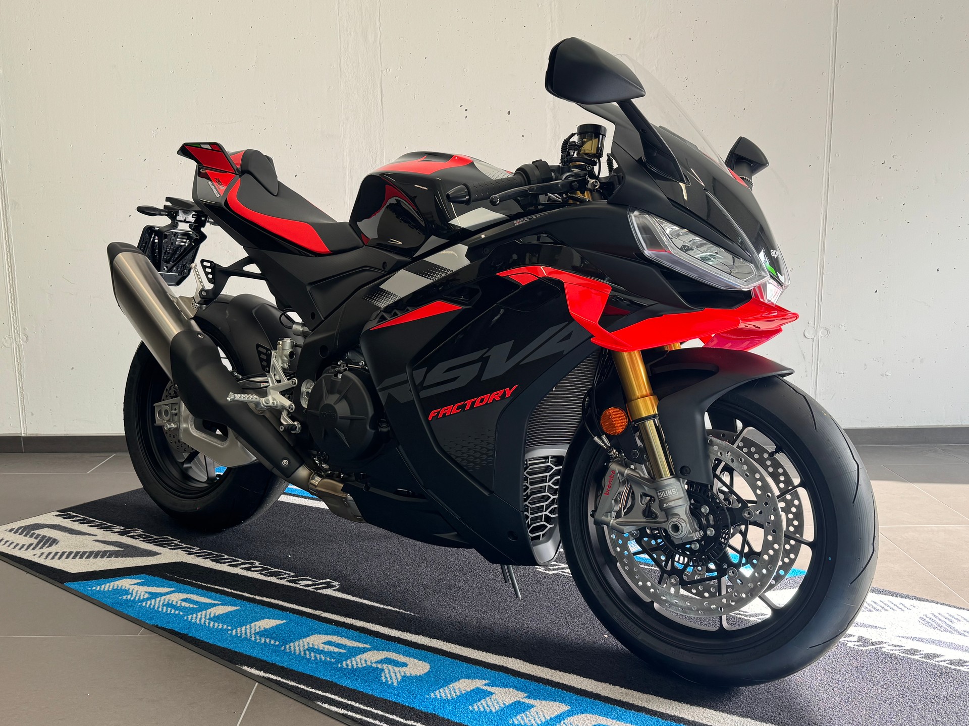 APRILIA RSV 4 1100 Factory-image-2