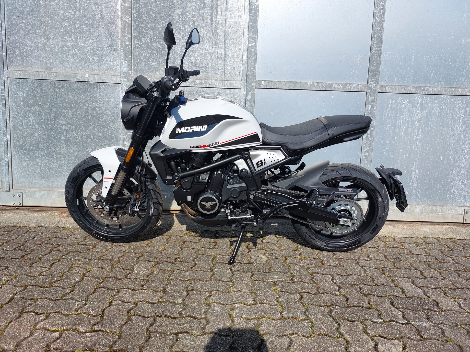 MOTO MORINI SEIEMMEZZO-showroom-element-1
