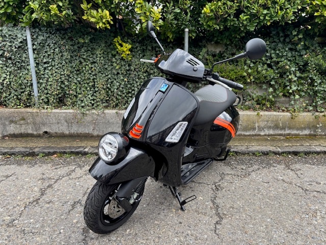 PIAGGIO Vespa GTV 300-showroom-element-1