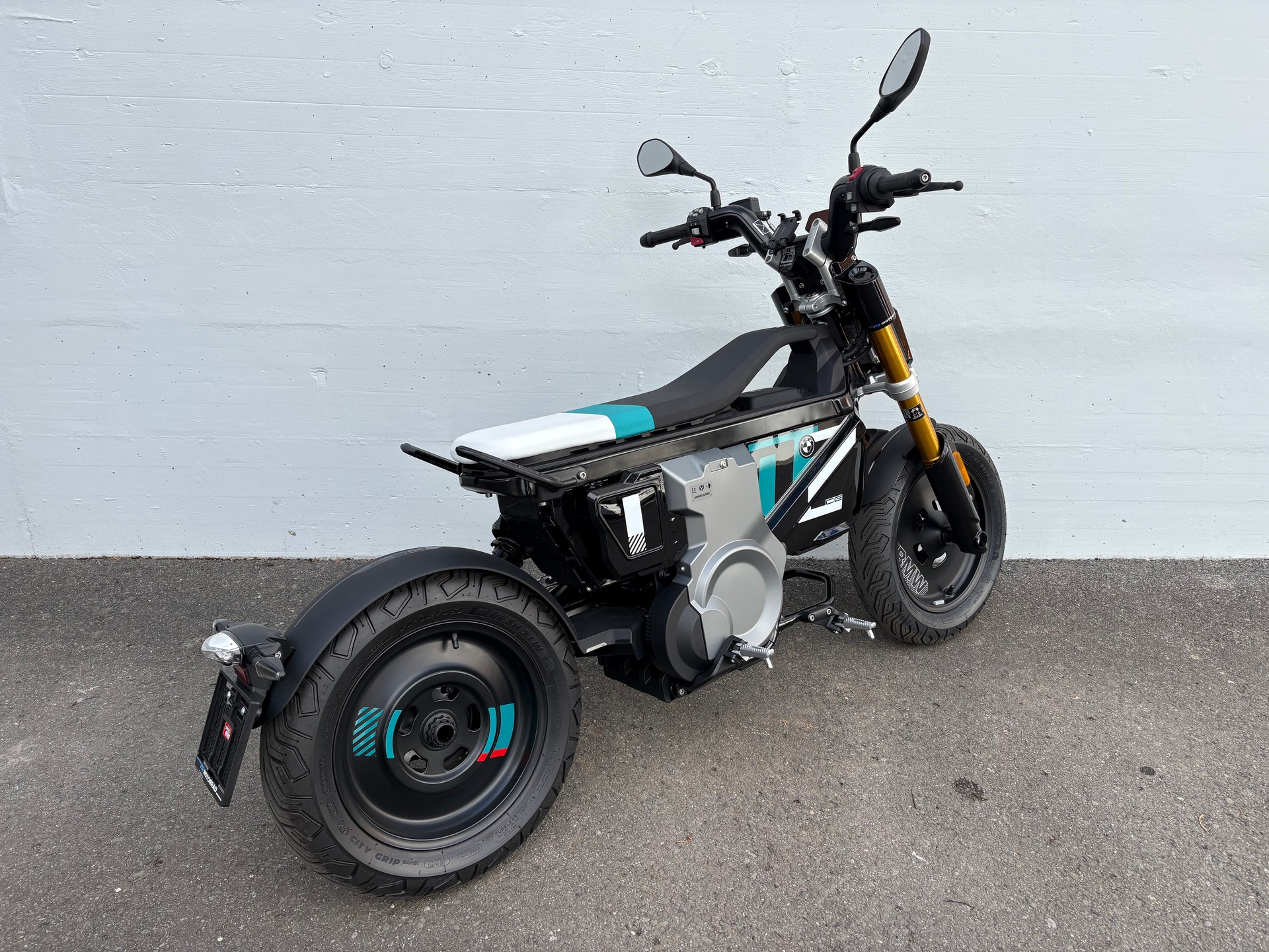 BMW CE 02-image-4