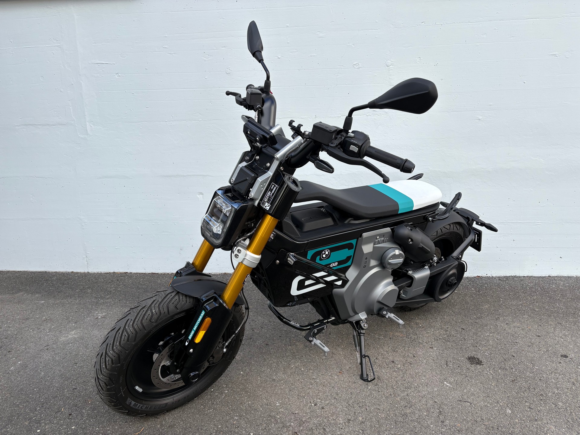 BMW CE 02-image-1