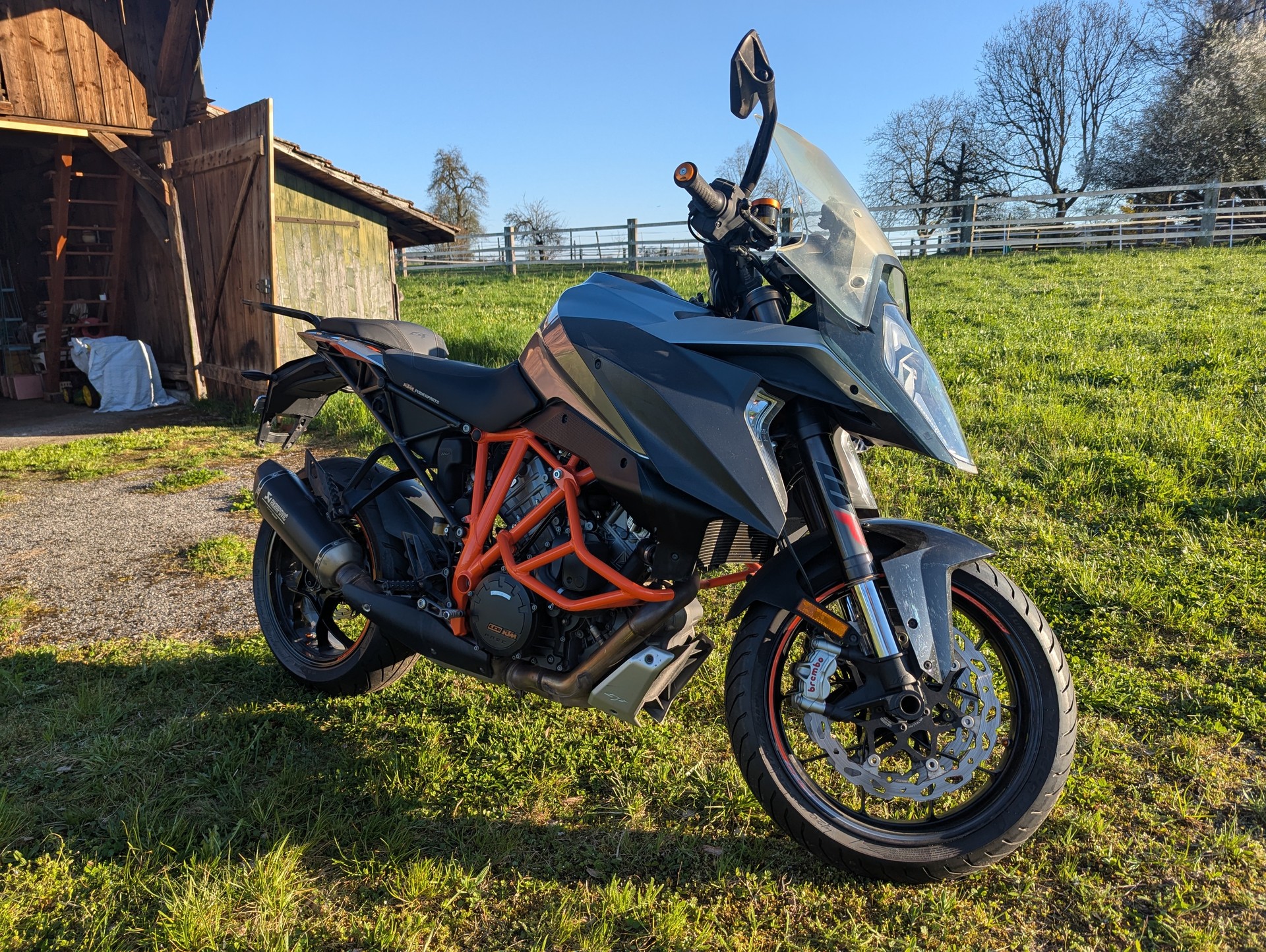 KTM 1290 Super Duke GT