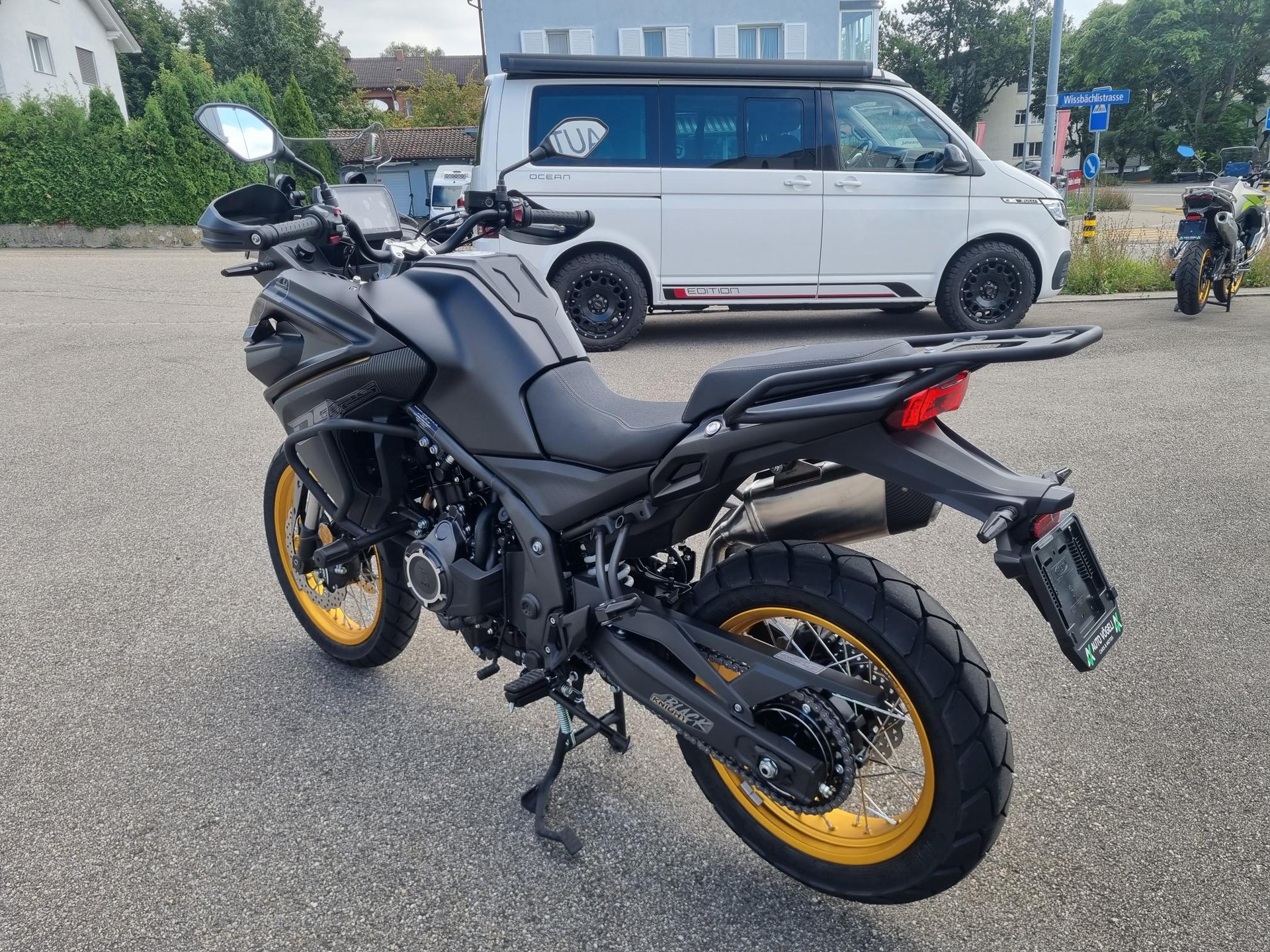 VOGE Black Knight 525-showroom-element-3