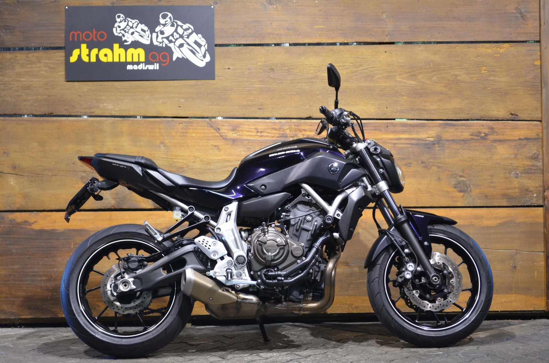 YAMAHA MT-07 ABS-showroom-element-1