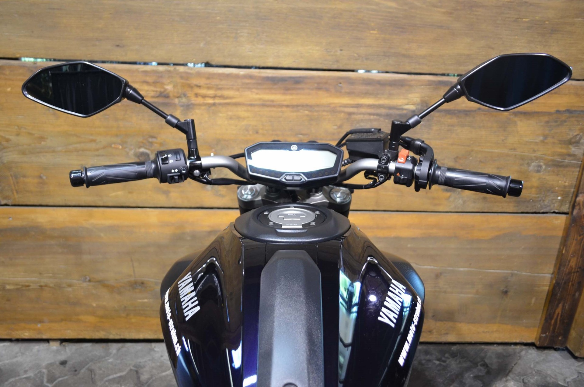 YAMAHA MT-07 ABS-showroom-element-2