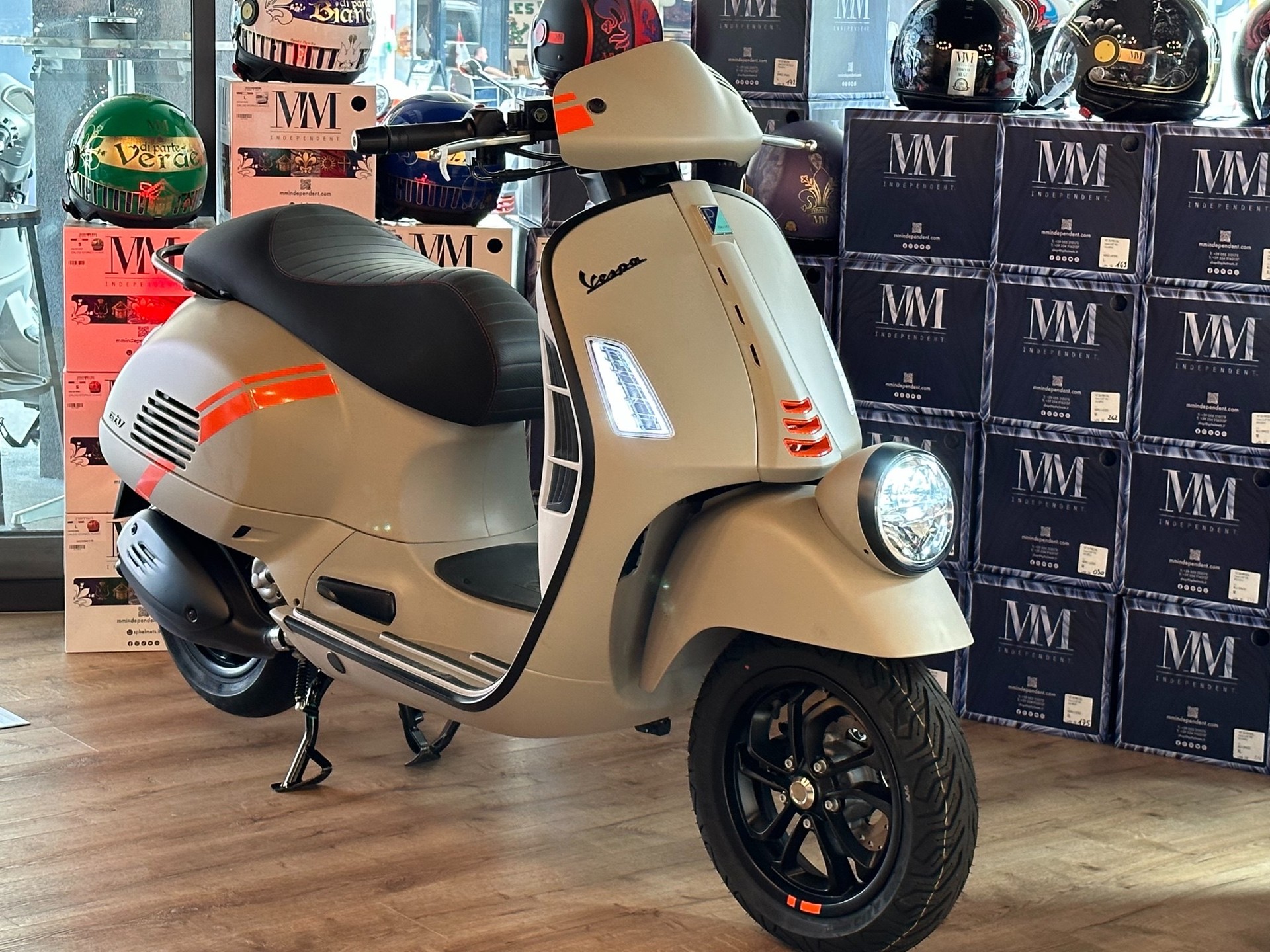 PIAGGIO Vespa GTS / GTV 300 ABS-showroom-element-3