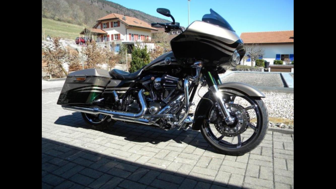 HARLEY-DAVIDSON FLTRXSE Road Glide Custom ABS CVO