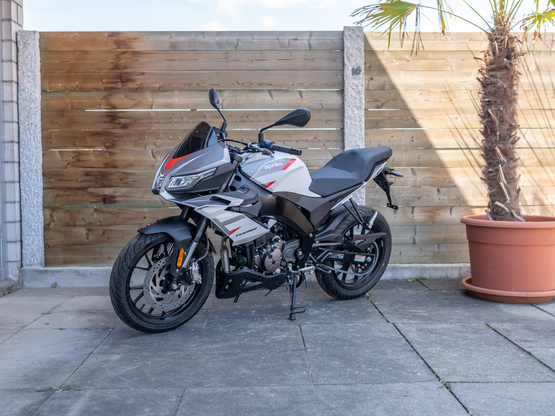 APRILIA Tuono 125