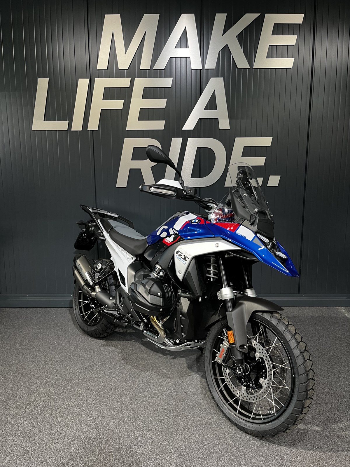 BMW R 1300 GS Trophy-image-1