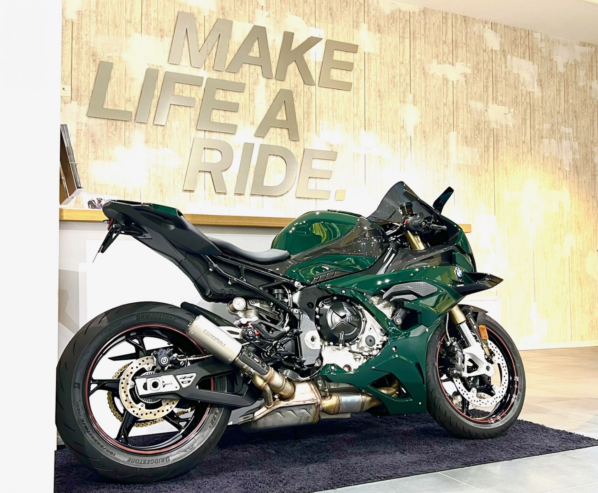 BMW S 1000 RR Passion British Racing Green-showroom-element-3