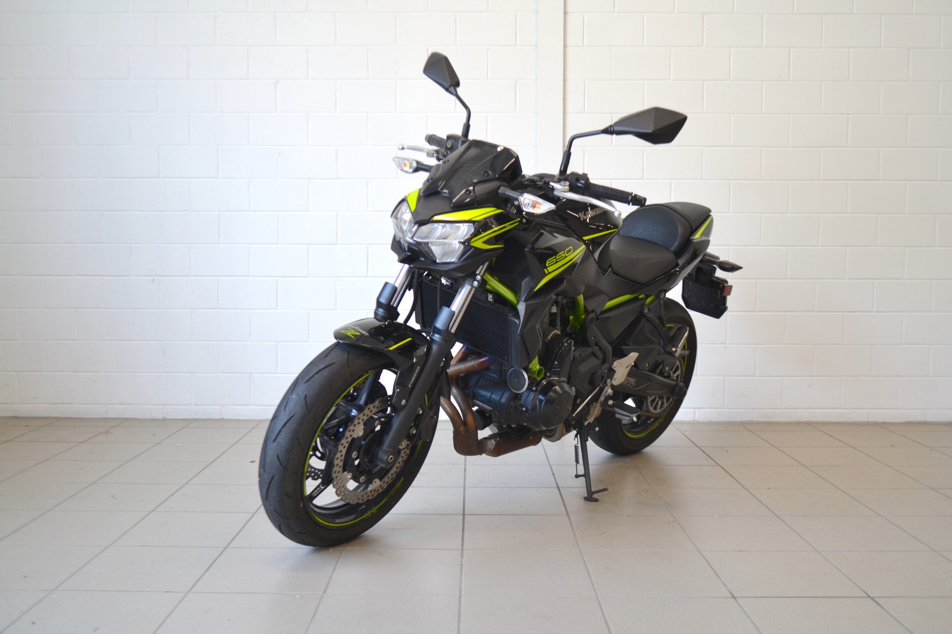 KAWASAKI Z 650-showroom-element-1