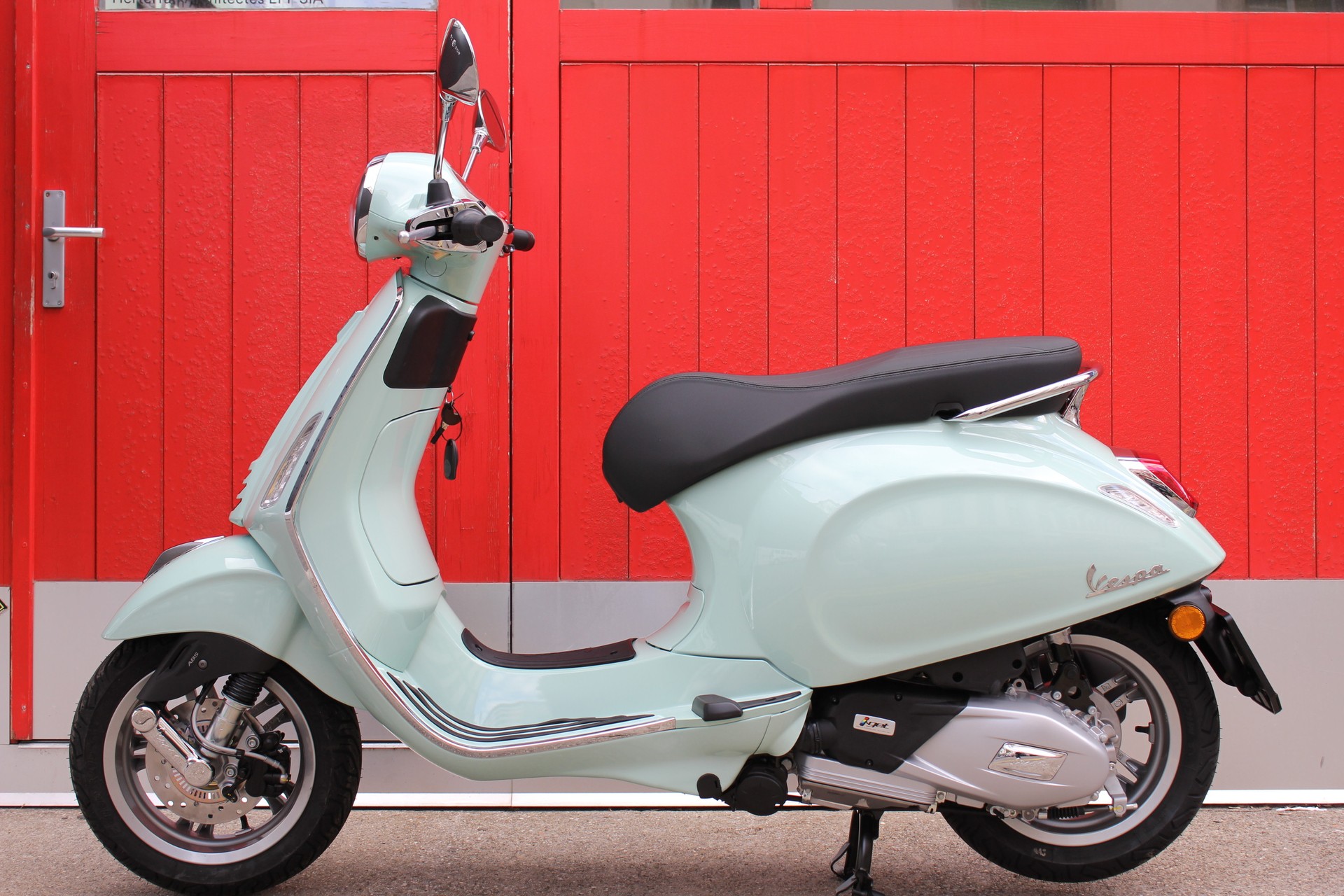 PIAGGIO Vespa 125 Primavera-showroom-element-3