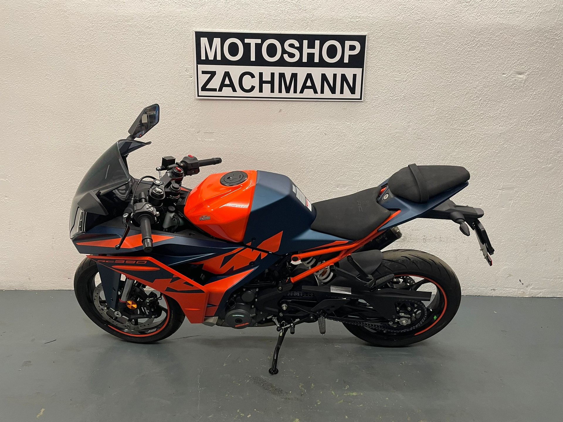 KTM RC 390-showroom-element-3