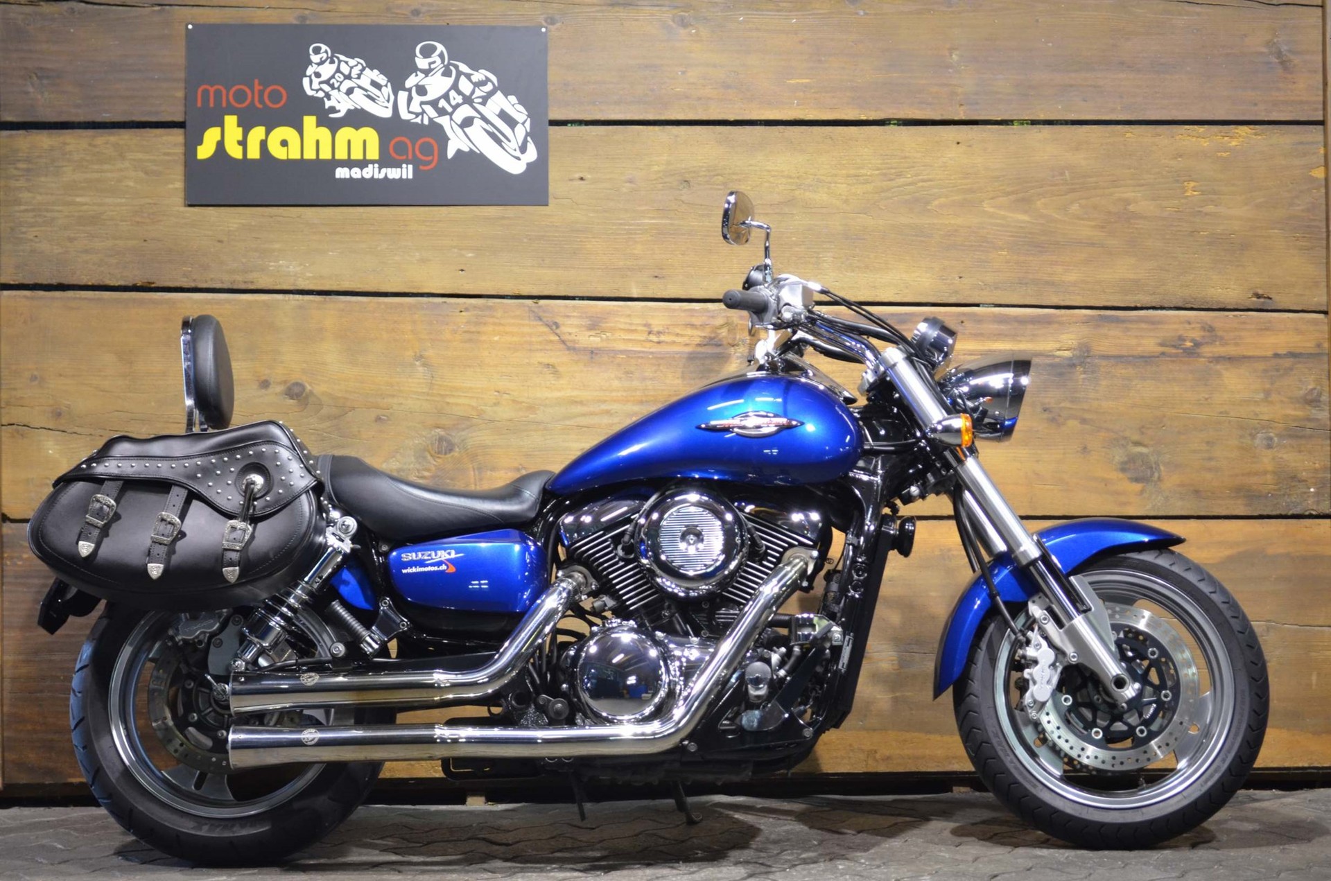 SUZUKI VZ 1600-showroom-element-1