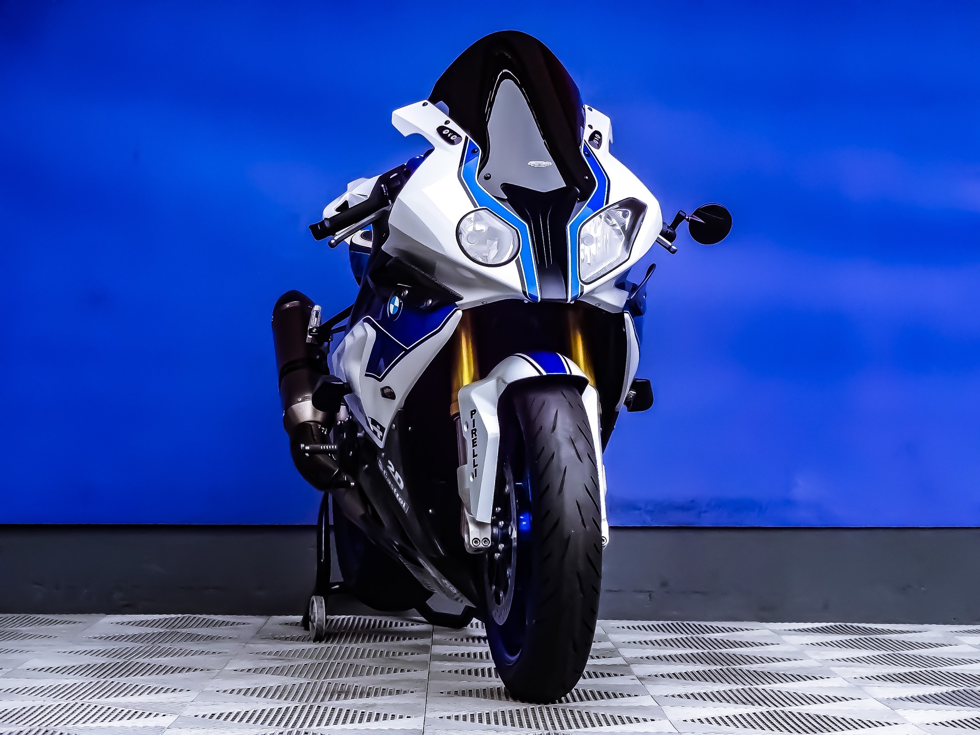 BMW HP4 ABS + DTC-showroom-element-1