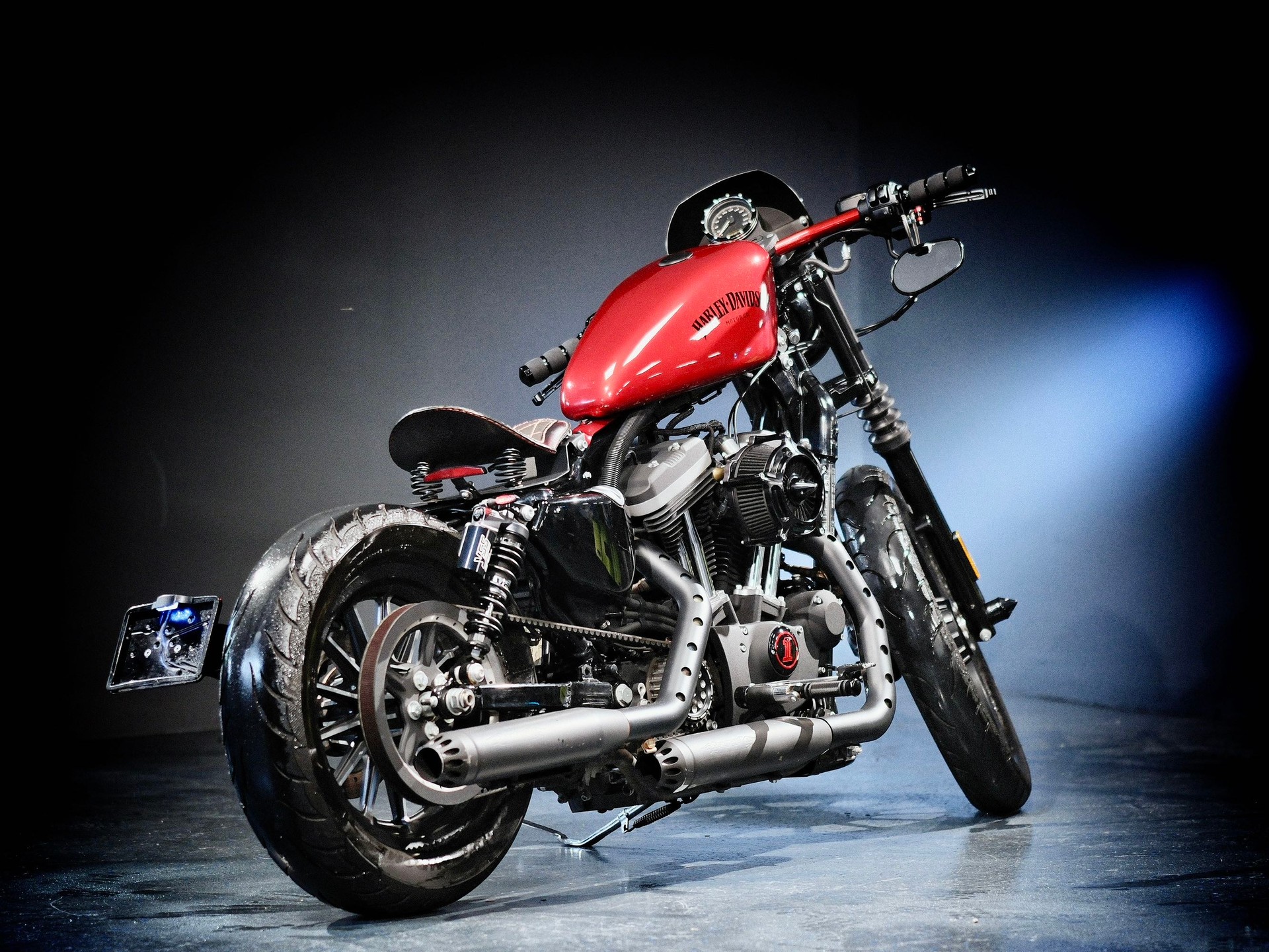 HARLEY-DAVIDSON XL 883 N Sportster Iron-showroom-element-2