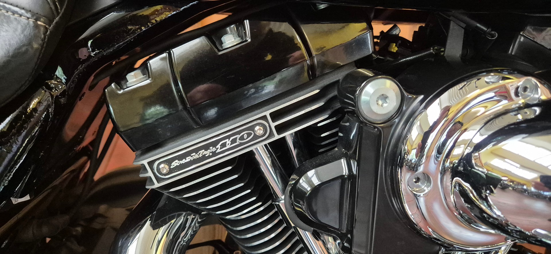 HARLEY-DAVIDSON FLHRSE5 Road King ABS CVO Screamin Eagle-image-2
