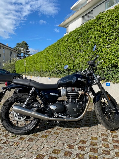 TRIUMPH Street Twin-image-1