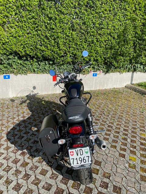 TRIUMPH Street Twin-image-2