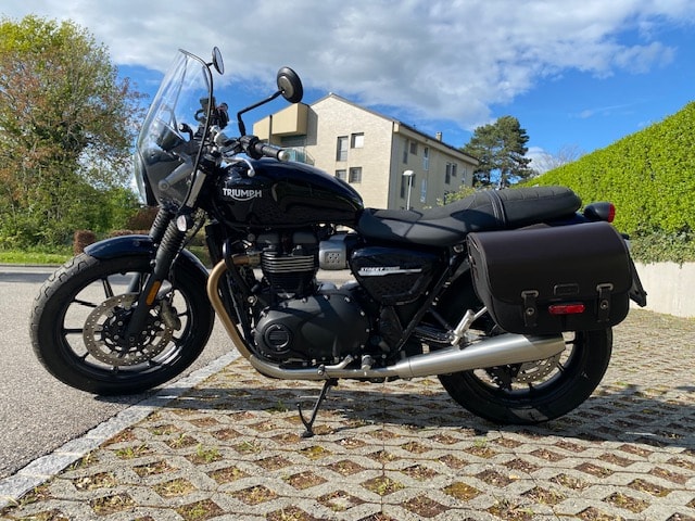 TRIUMPH Street Twin-image-5