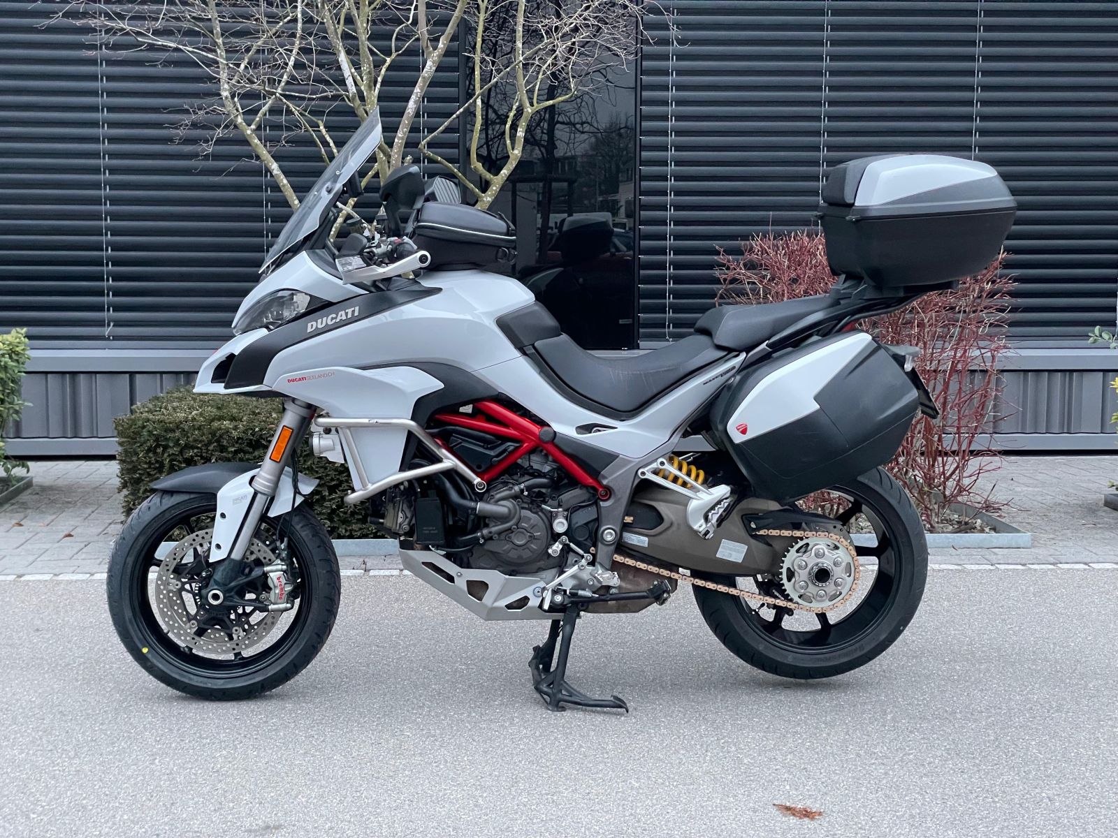 DUCATI Multistrada 1200 S-showroom-element-3