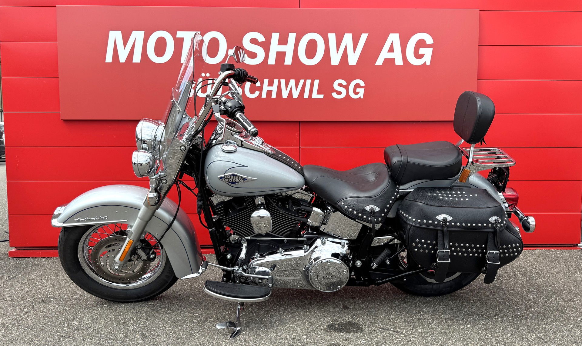 HARLEY-DAVIDSON FLSTC Softail Heritage Classic ABS-showroom-element-3
