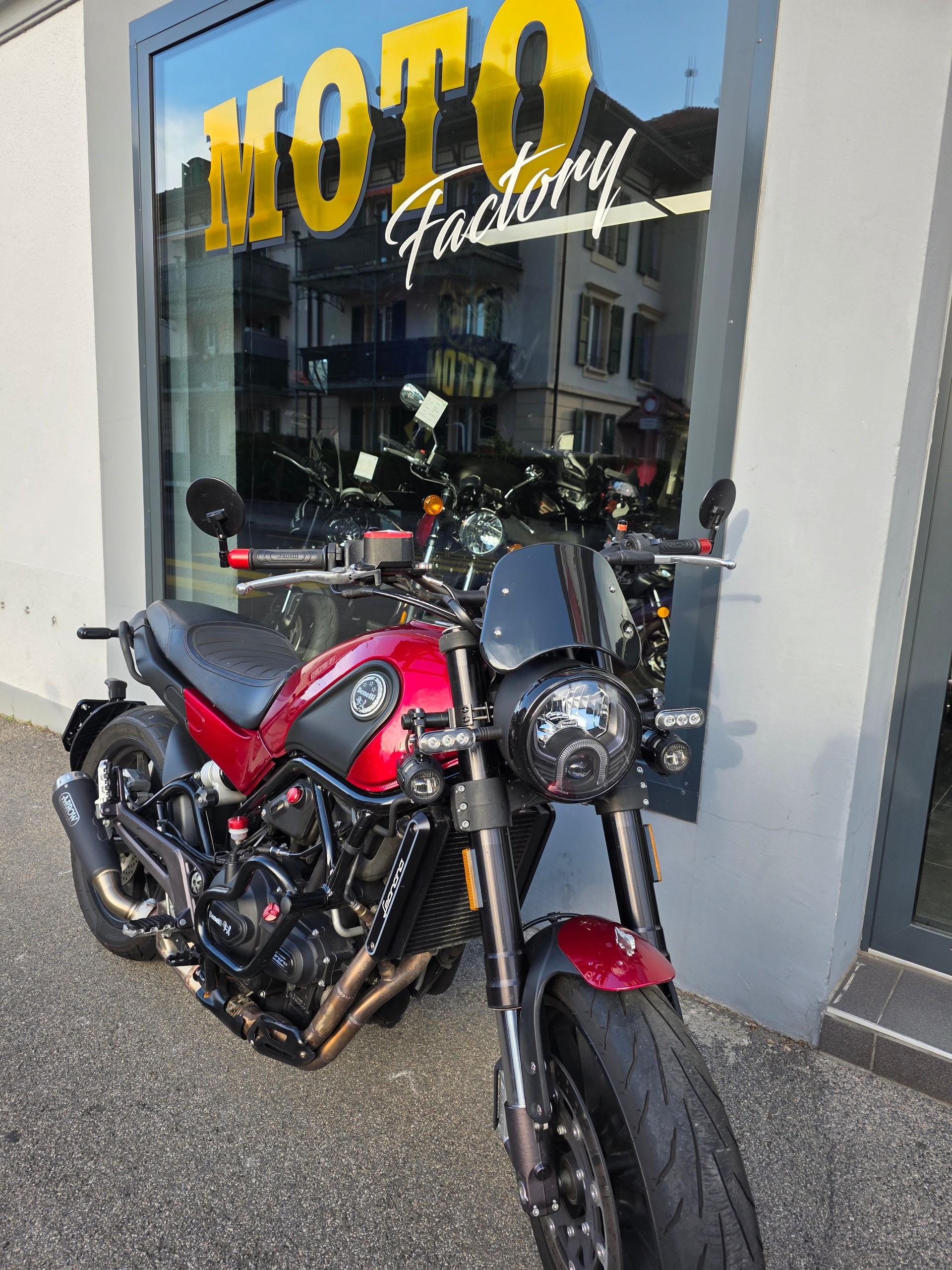 BENELLI Leoncino 500-showroom-element-1