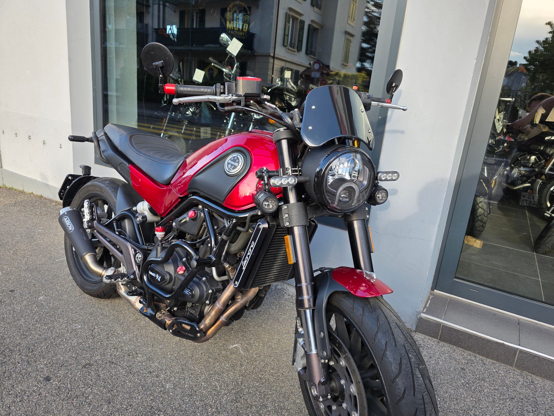 BENELLI Leoncino 500-showroom-element-3