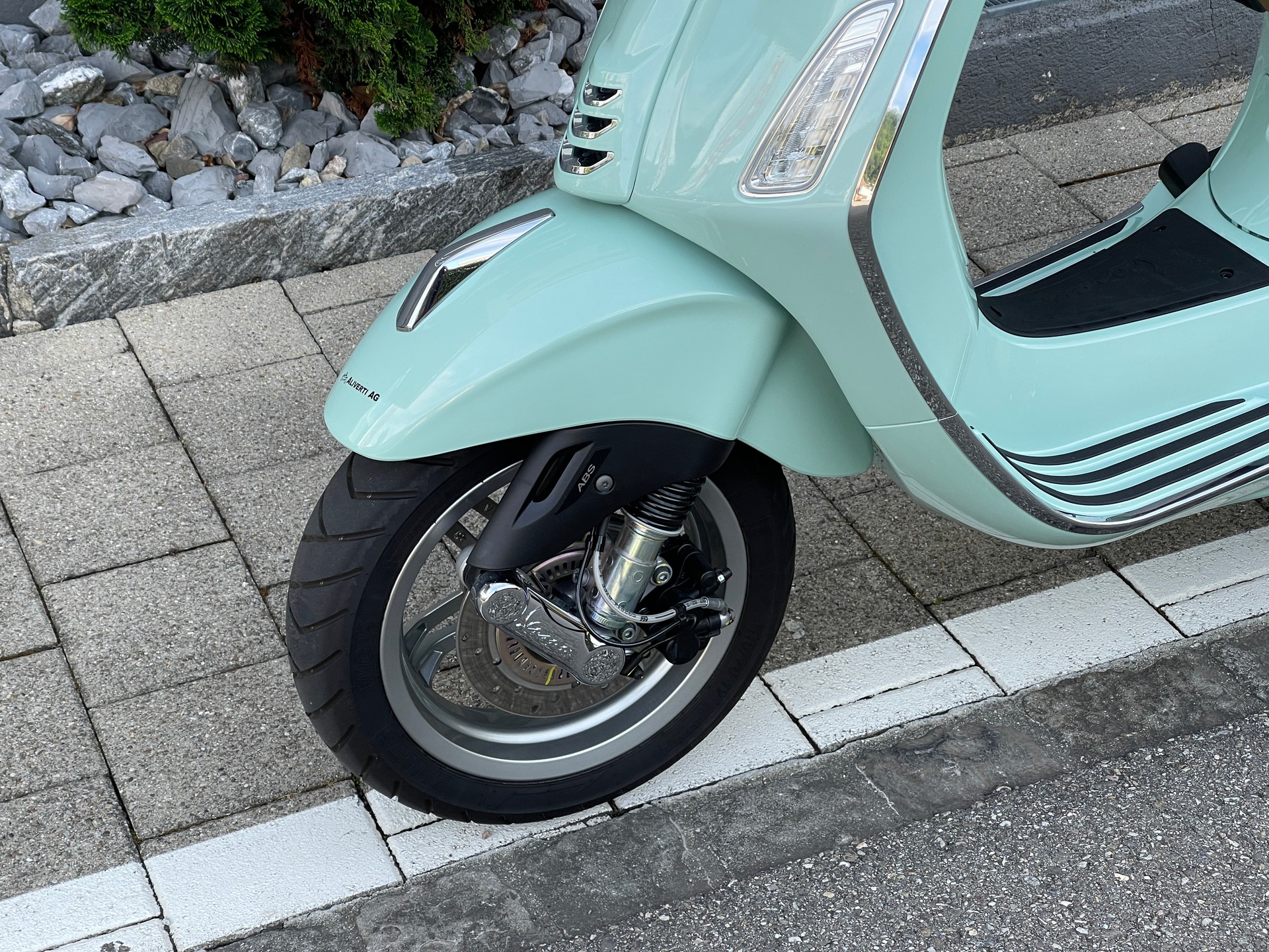 PIAGGIO Vespa 125 Primavera-showroom-element-3