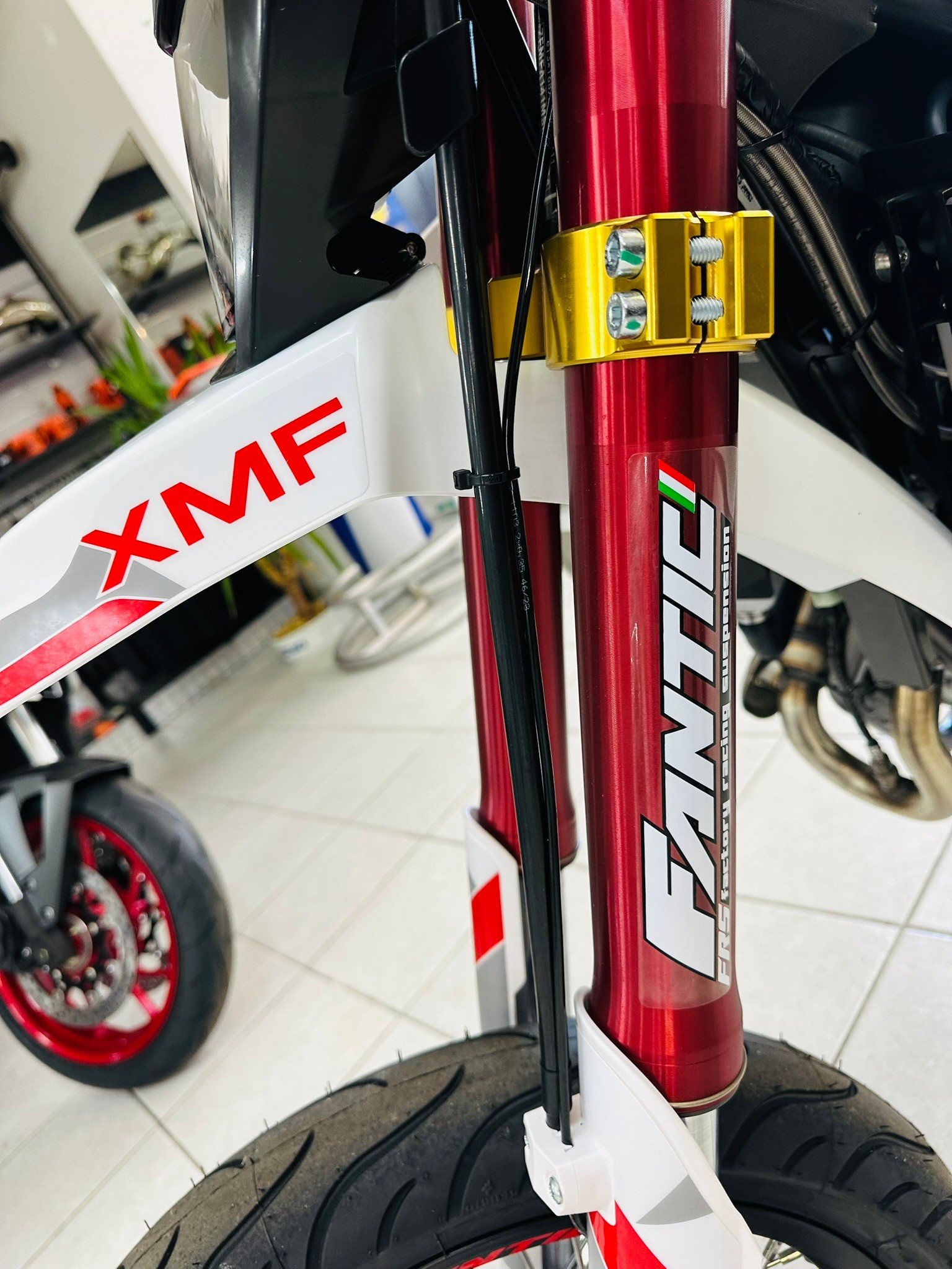 FANTIC XMF 125 Motard Competition-image-6