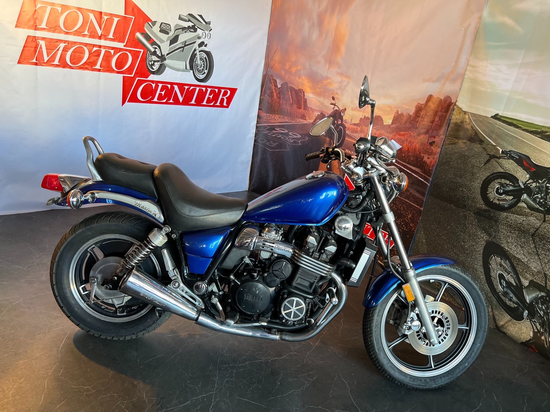 YAMAHA XJ 750 Maxim X-showroom-element-3