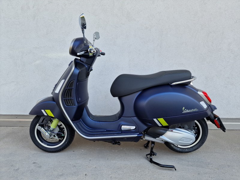 PIAGGIO Vespa GTS 300 HPE Super Tech-image-1