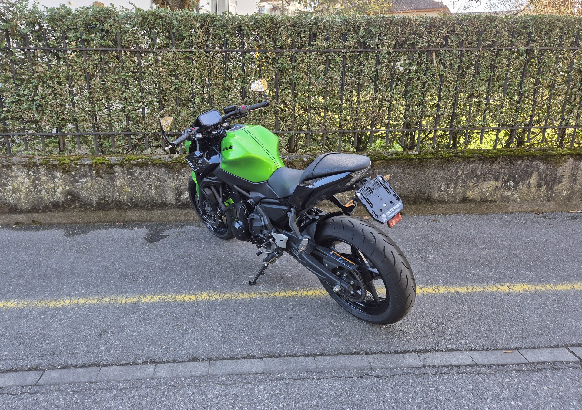 KAWASAKI Z 650 (35kW)-showroom-element-2