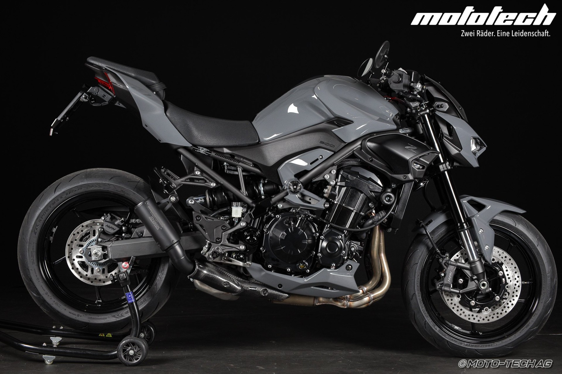 KAWASAKI Z 900 MY25 (35kW) STAGE 1 SHARK Stonehenge Grey-showroom-element-1