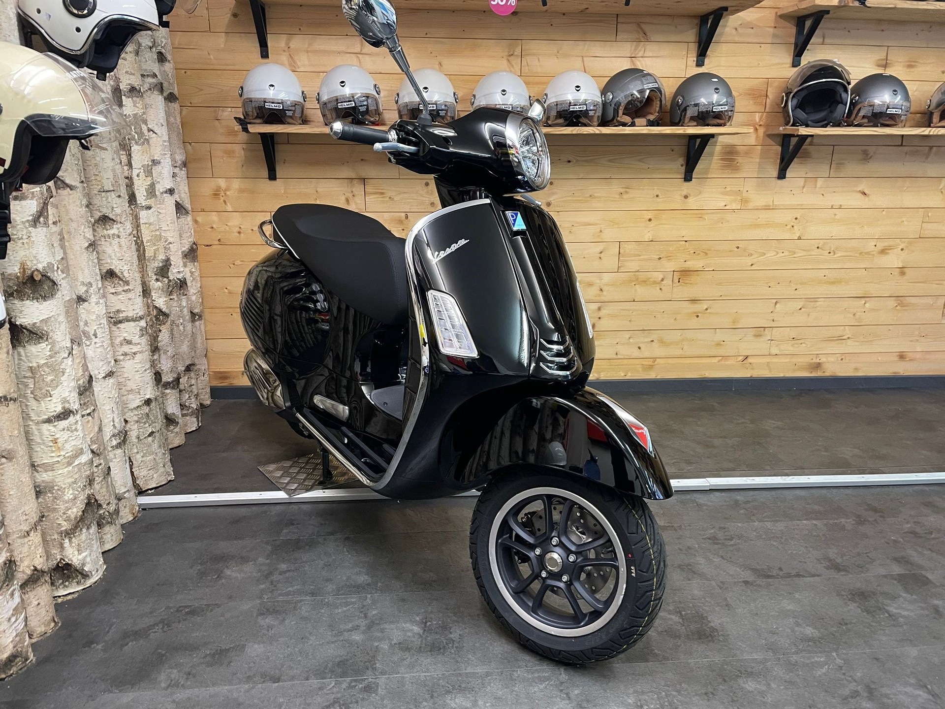 PIAGGIO Vespa GTS 125 Super RST E5+-showroom-element-3
