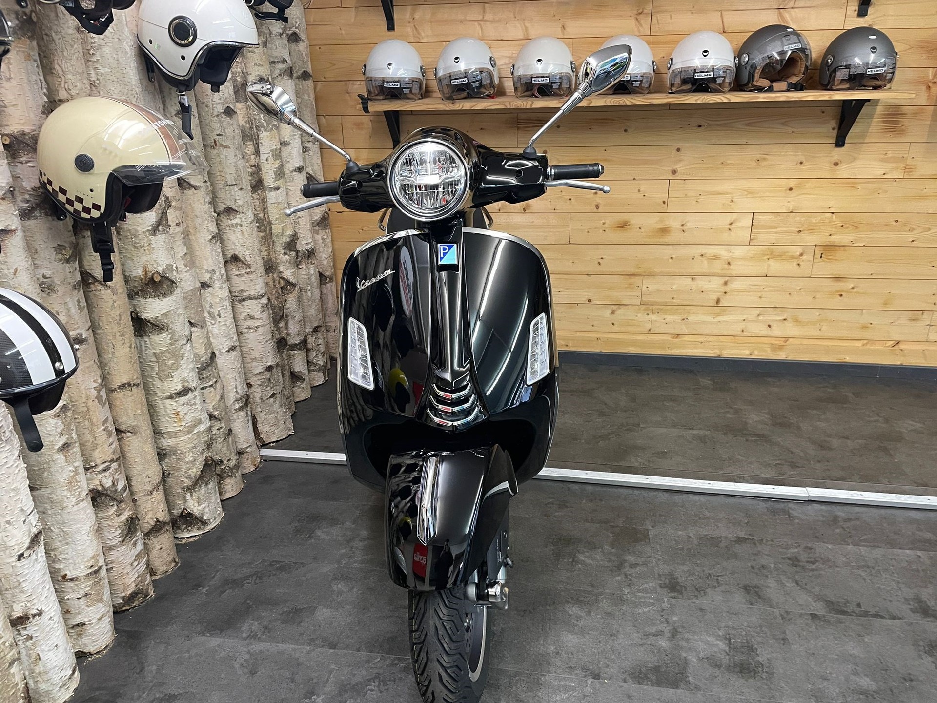 PIAGGIO Vespa GTS 125 Super RST E5+-showroom-element-2