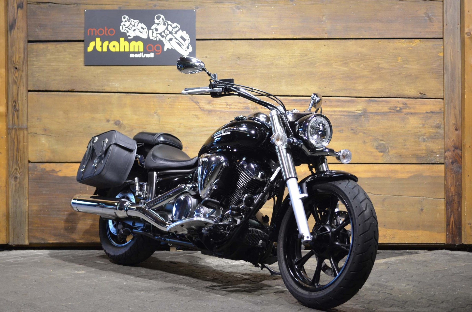 YAMAHA XVS 950 A Midnight Star