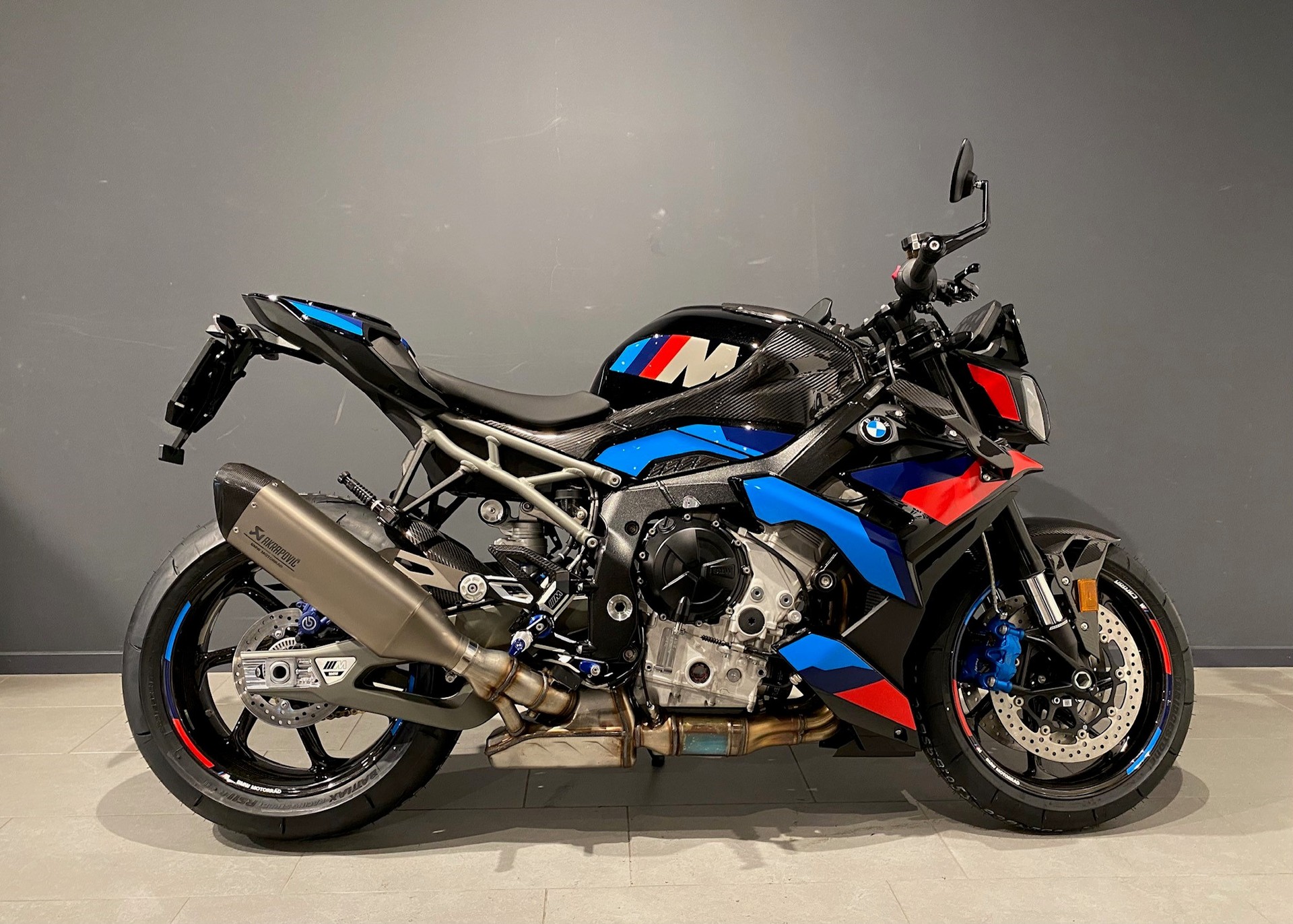 BMW M 1000 R
